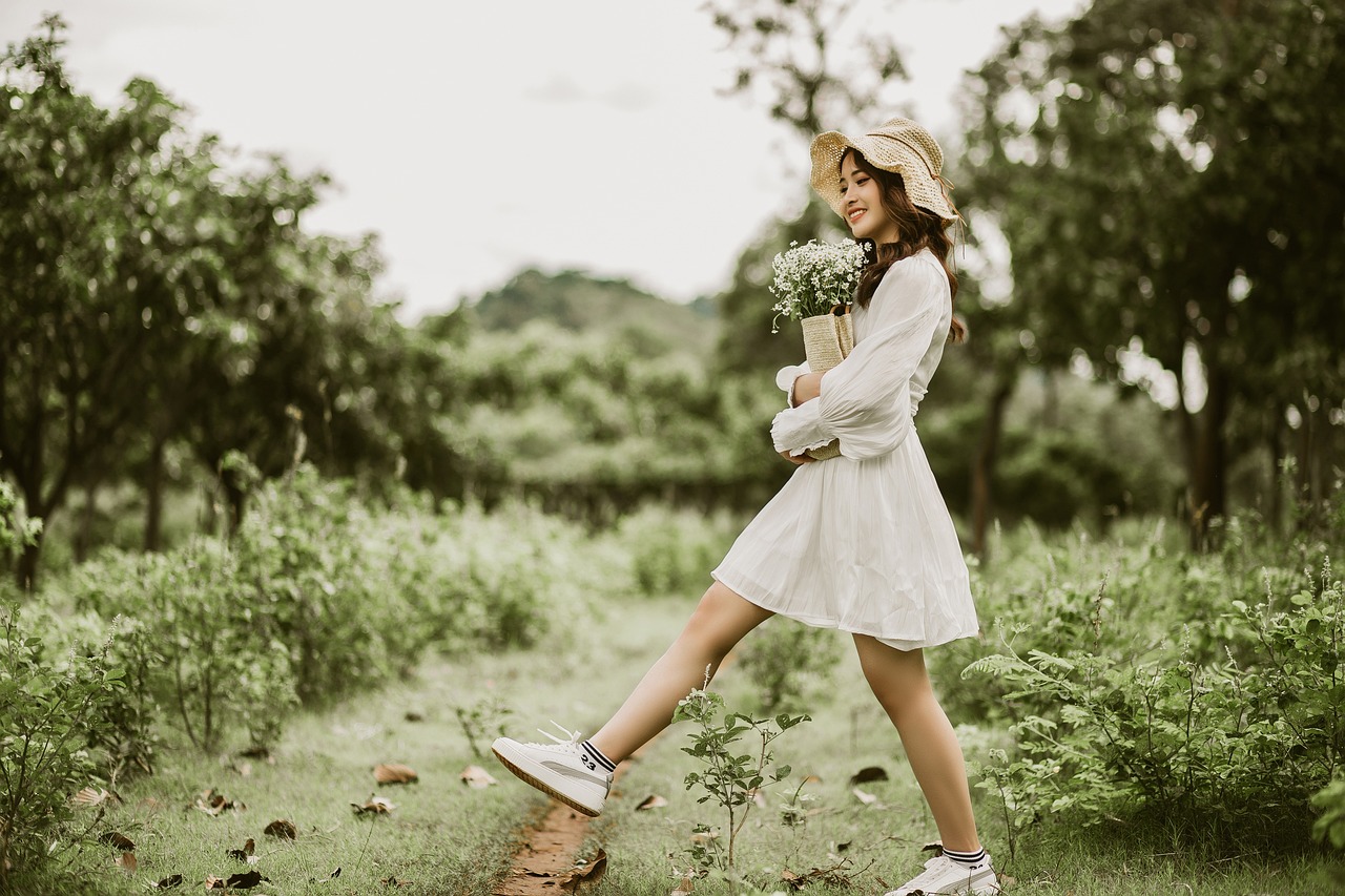 Skirt + Sneakers: the Most Popular and Stylish Outfit for Spring and Summer