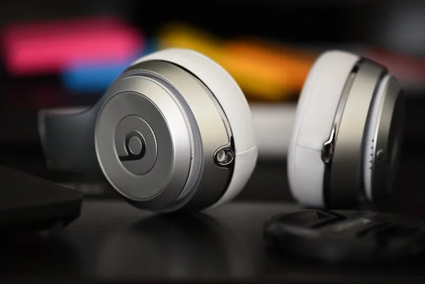 Which Brand of Air Conduction Bluetooth Headset Is the Best?
