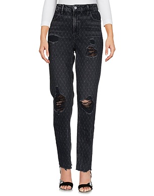Stylish and Leg-elongating: Pairing Sneakers with Pants