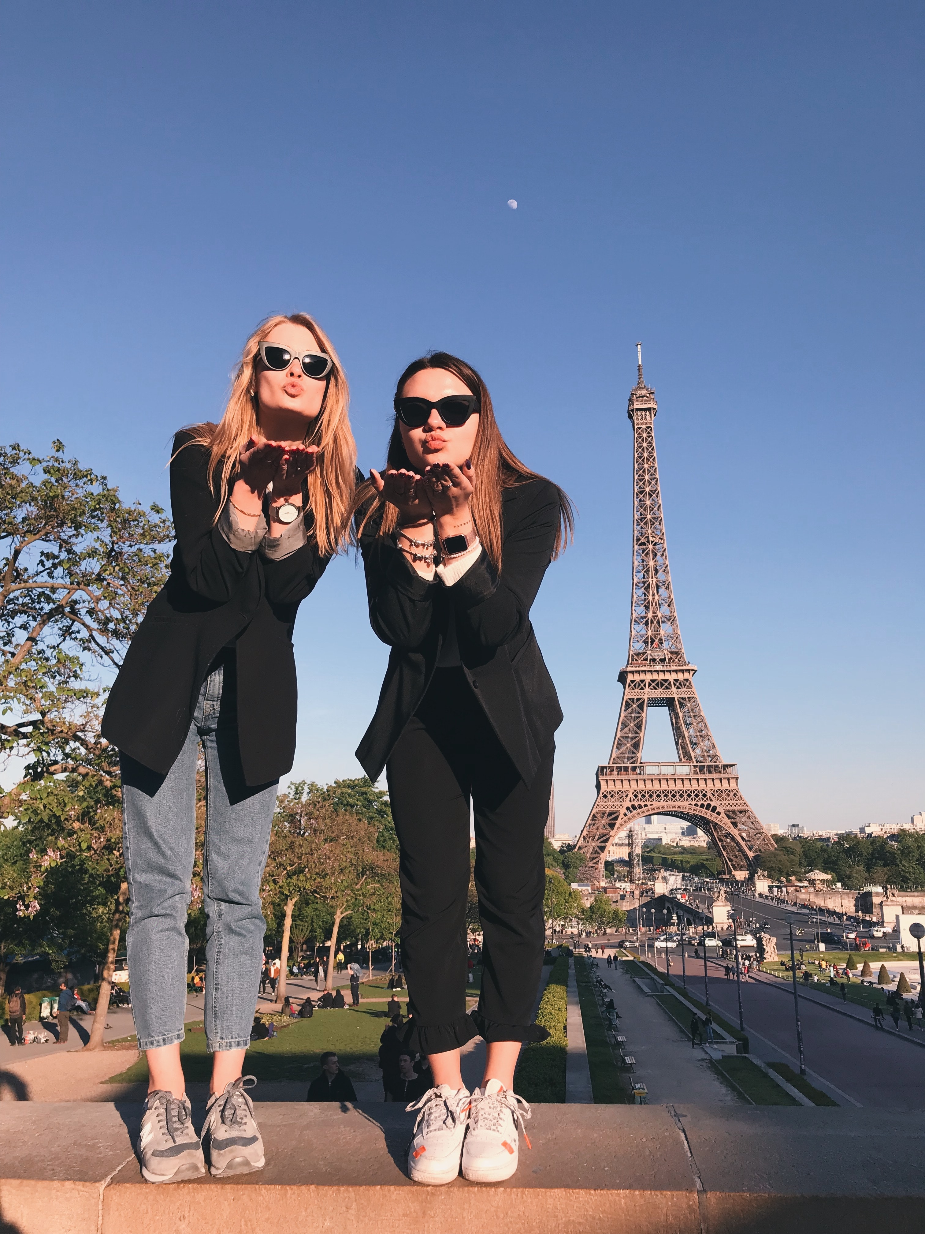 Matching Demonstrations of Fashion Tide on the Streets of Paris