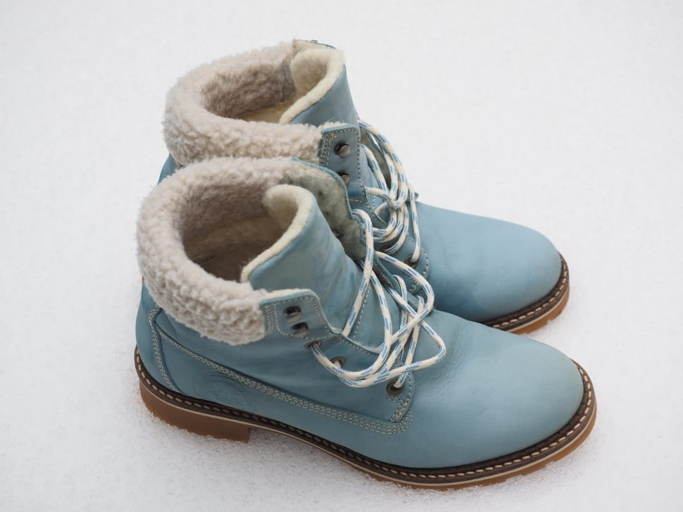 How to Match Snow Boots