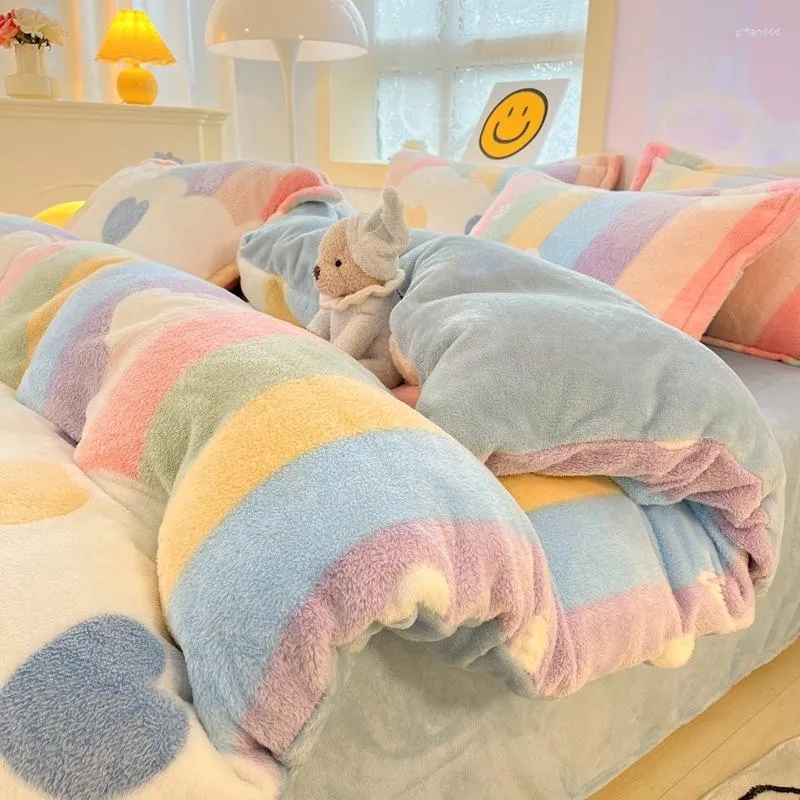 Top-Quality Winter Quilt Cover: Stylish and Warm - Ideal for Cold Season Comfort