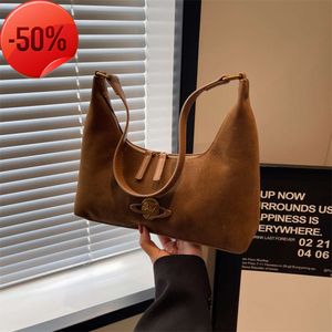 Tiendas de fábrica Otoño e Invierno Popular bolso pequeño de lana de ciervo para mujeres 2024 nueva moda de un solo hombro versátil axila