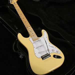 Custom Shop Yngwie Cream Strat Guitare Électrique Touche Festonnée sans étui expédition rapide