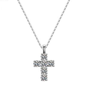 Factory en gros de bijoux croix en or blanc plaqué D VVS1 Moisanite Diamond Chain 925 Collier en argent pour les femmes Pendant