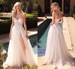 Hada de tul Una línea Vestidos de novia Apliques de encaje floral Vestidos de novia sexy con forma de corazón Boho Muslo dividido Túnicas de Mariee Tren de barrido Sin espalda Vestido de novia para mujer YD