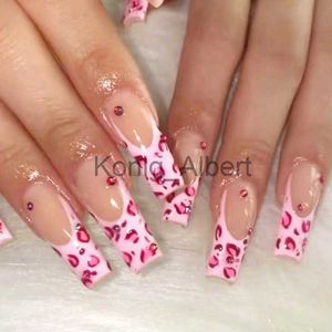 Uñas postizas 24 unids / set Uñas postizas artificiales Ballet largo Diamante rojo Estampado de leopardo rosa con armadura Cobertura completa Etiqueta de uñas para niña de moda x0822