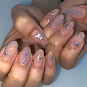 Uñas postizas 24pcsbox Uñas postizas Y2k Estilete de longitud corta con manchas de estrellas plateadas Juego de uñas postizas usables Prensa en puntas largas de almendra francesa x0703