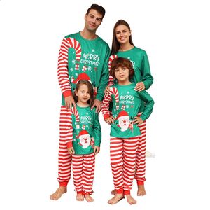 Tenues assorties à la famille 2024 Ensemble de pyjamas de Noël Adultes Enfants Même Noël Pyjamas de nuit Mère et fille Père Fils Vêtements 231109