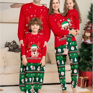 Tenues assorties à la famille Pyjamas de Noël Maman Papa Enfants 2 pièces Bébé Barboteuse Vêtements de nuit doux Look de Noël Vêtements de l'année 2023 231204