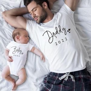 Famille correspondant tenues drôle bébé papa vêtements Simple annonce de grossesse Look t-shirt papa vêtements 230424
