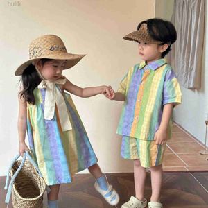 Family Matching Tenues Summer Kids Clothing Set 2024 New Cotton Girls Dress Boys Suisuit Frère et Soeur Tenue Childrens Striped Tops Suit D240507
