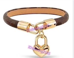 Mode 2021 bracelets en cuir pour hommes femme Designers bracelet en cuir fleur motif Bracelet perle bijoux