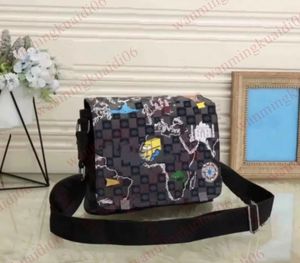 Sac de designer Nouveaux hommes Bandoulière Bandoulière Différentes tailles Sac à main Luxurys Sac fourre-tout Pochette Multiples poches Mode Femmes Sac à dos Top Qualité Sport Taille Sac N357