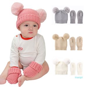 Mode bébé bonnet gants ensemble pom poms tricoté enfants casquettes gants ensembles garçons filles doux tricot chapeau en gros