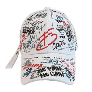 Gorras de béisbol de moda para parejas Graffiti de dibujos animados de estilo coreano Gorra de béisbol con base especial Hombres y mujeres de moda Casual Todo-fósforo Negro 255i