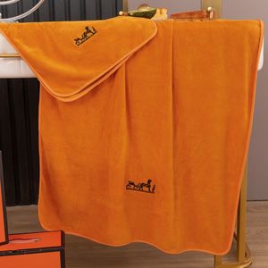 Mode Serviette De Bain Ensemble Coral Velvet Designer Serviette Lettre Visage Serviettes Luxurys Laver Bain Absorbant Hommes Femmes Débarbouillettes Serviette sortie d'usine