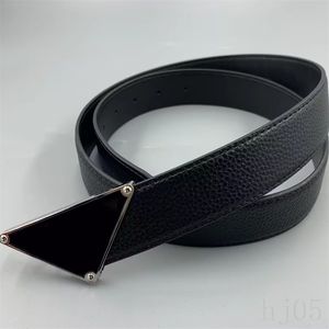 Ceinture de mode pour homme designer triangle ceinture tendance simple noir rouge cuir cinto simple quotidien jeans fines ceintures classique boucle en métal avec lettre YD017 B4