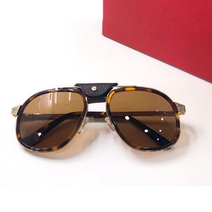 Fashion carti luxe Cool lunettes de soleil Designer Square Pilot Men Needle Oak and Carbon Fiber Surround Lenses Gold Finish Metallic Brown Leather Nose Bridge Green