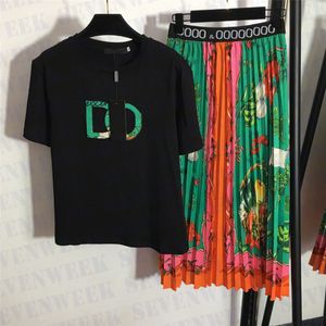 Mode tenue décontractée deux pièces femmes Designer t-shirts t-shirts taille haute jupes plissées ensembles vacances d'été t-shirt