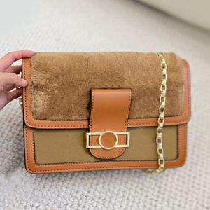 Cinturón de cadena de moda Bolso Bolsos con solapa Bolso de diseñador Suave Lana de cordero Letras de lujo Moda de felpa Bolsos cruzados Bolsos cruzados para bolsos de mujer