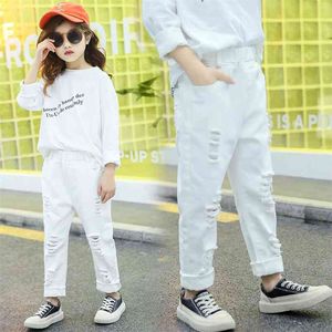 Mode Enfants Denim Trou Pantalon Solide Couleur Blanc Déchiré Jeans pour Enfants Enfant Printemps Pantalon D'été Coton Vêtements 210622