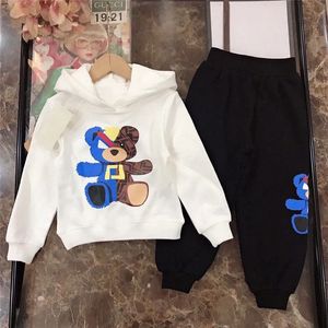 Mode Enfants Designer Vêtements Set Hoodies Et Pantalons Bébé Filles Garçons Survêtement De Luxe Designers Lettre À Manches Longues À Capuche Enfant Vêtements 88gO #