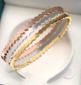 Brazalete de moda Suerte Pulsera de cuentas de trébol de cuatro hojas Acero inoxidable Chapado en oro de 18 quilates S925 Sier Fan Damas y niñas Boda Día de San Valentín Jewe