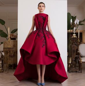 Robes de bal rouge profond de mode Sparkle perlée Applique sans manches Hi-Lo robe de tapis rouge robes de soirée en satin glamour femmes Form216Y