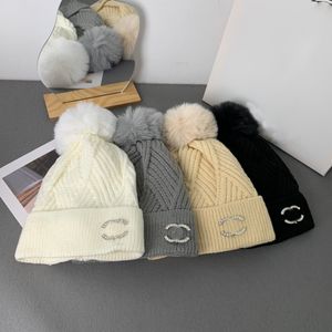 Sombreros de diseñador de moda Gorro de bola lindo para hombres y mujeres Gorro de punto térmico para otoño / invierno Gorro de marca de esquí Gorro de calavera a cuadros de alta calidad Gorro cálido de lujo 15 colores