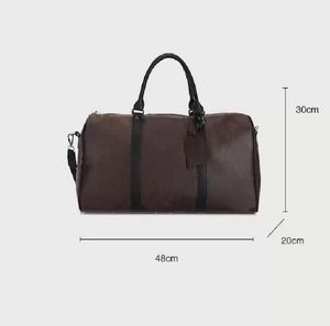 Sac Duffel Designer Sacs de voyage de mode Hommes Femmes Gentleman Commerce Classique Impression en cuir Sacs à main de grande capacité Bagages à main