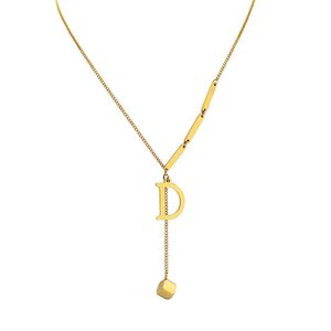 Collier de créateur de mode pendentif lettre en acier titane ne se décolore pas conception de niche collier pendentif lettre D chaîne de clavicule féminine chaîne hip hop cadeau d'anniversaire