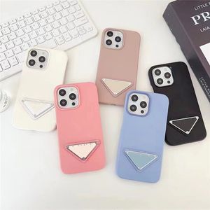 Caisses de téléphone de créateur de mode pour femmes iPhone 15promax 15plus 15 14plus 14 14pro 13pro 13 12promax 12 12pro Luxury Pu Leather Brand P Lettre de la lettre Back