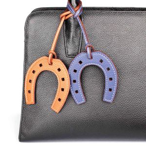Créateur de mode PU Faux cuir chaussure botte fer à cheval porte-clés pendentif pour femmes dames sac breloque accessoires ornement cadeaux H1126