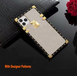 Diseñador de moda Retro Flower Cases Ted Design-Bakers Phone Case Rubber para iPhone14Plus 14Promax 13 12 11 Pro Max XS 8 7 6 6S Plus X SE XR White Square Brown L Flower Cover