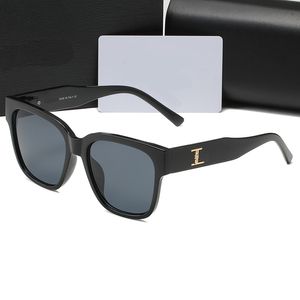 Diseñador de moda Gafas de sol Anteojos clásicos Goggle Playa al aire libre Gafas de sol para hombre Mujer Mezclar colores Ornamenta Cat estilo moda