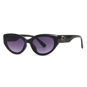 Gafas de sol de diseñador de moda Gafas de sol retro tipo ojo de gato con montura pequeña que recorren el alto sentido de las gafas de sol para mujer