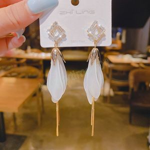 Pendientes colgantes de flores con flecos a la moda para mujer, pendientes simples coreanos elegantes para uso diario, joyería para fiesta de cumpleaños