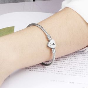 Bracelet de charme de coeur de mode avec lettre initiale de l'alphabet graver de haute qualité femmes bijoux bracelets de manchette en gros pour cadeau de fête Q0719