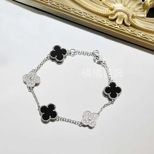 Bracelet de créateur de bijoux de mode fanfanya bébé cinq fleurs panda couleur bracelet tronver boutique haute édition pour les femmes