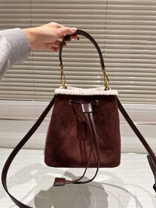 Sac à bandoulière en cuir et daim pour femmes, sac seau à eau avec visage en peluche d'agneau, sac de styliste de grande capacité