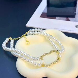 Carta de moda Collar colgante de diamantes Joya de diseño Joya de mujeres Regalo de boda de la boda Collar de perlas de doble cubierta 10 Estilo