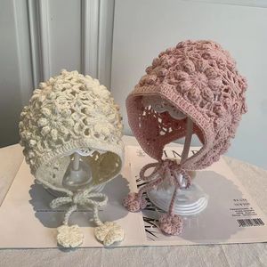 Mode petites filles fleurs chapeaux au crochet INS enfant en bas âge enfants fait à la main creux tricoté bonnet enfants tricot casquette de fête S0882