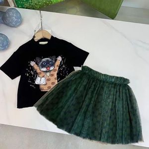 Fashion Luxury Designer Kids Sets T-shirt Jupe de voile britannique Veste de mode britannique Été Childrens Treasures et Cotton Two-Piece Designer Jupe à capuche