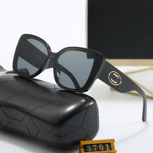 Gafas de sol de lujo de moda para mujeres Hombres Diseñador Logo cc Gafas del mismo estilo Gafas de mariposa de marco estrecho de ojo de gato clásico con caja