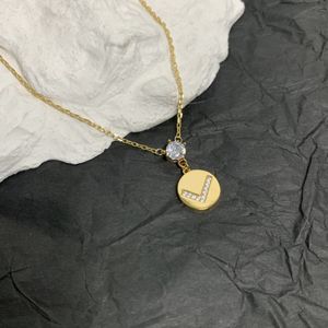 Collier de mode collier de créateur longue chaîne pendentif collier bijoux en boîte cadeau d'anniversaire fête d'anniversaire