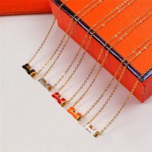 Les créateurs de colliers de mode pour les femmes goutte à goutte d'huile ont un collier initial pendentif mignon colliers de chaîne d'amour pour les adolescentes brandjewelry8 lettre collier de créateur pour homme