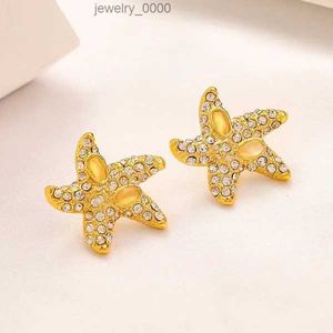 Fashion New Style Designer Brand Moucles d'oreilles Stud Femmes haut de gamme 18 km plaqués en acier inoxydable incrusté Géométrie en cristal étoile de mer riveau de mariage Gift 789o