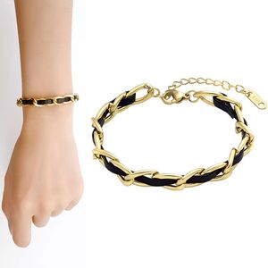 Bracelet de niche de mode pour les femmes Nouveau Design Bracelets Populaires haut de gamme en cuir Weave Ins Style All-Match Retro Titanium Steel Costume Accessoires Poignets Couple Cadeaux