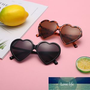 Moda Mujeres populares Amor Gafas de sol en forma de corazón Damas Compras Protección UV Gafas de sol Mujer Gafas de verano Precio de fábrica diseño experto Calidad Lo último